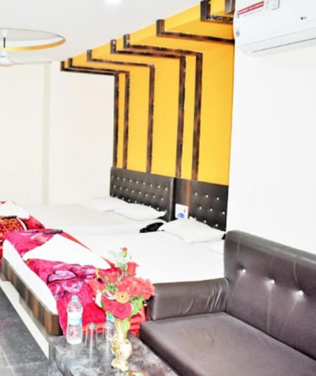 Гайя: Hotel Grand Palace By WB Inn