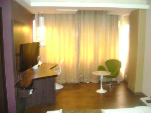 Кондотти: Hotel Asma Tower