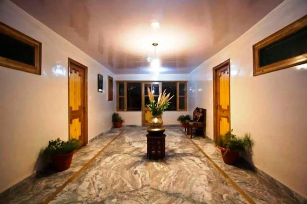 Манали: Hotel New River West Manali
