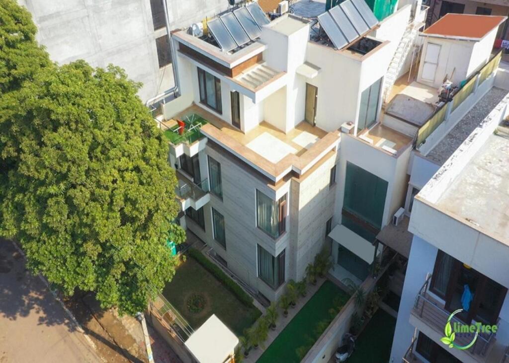 Lime Tree Hotel Sushant Lok Gurgaon — фото 1