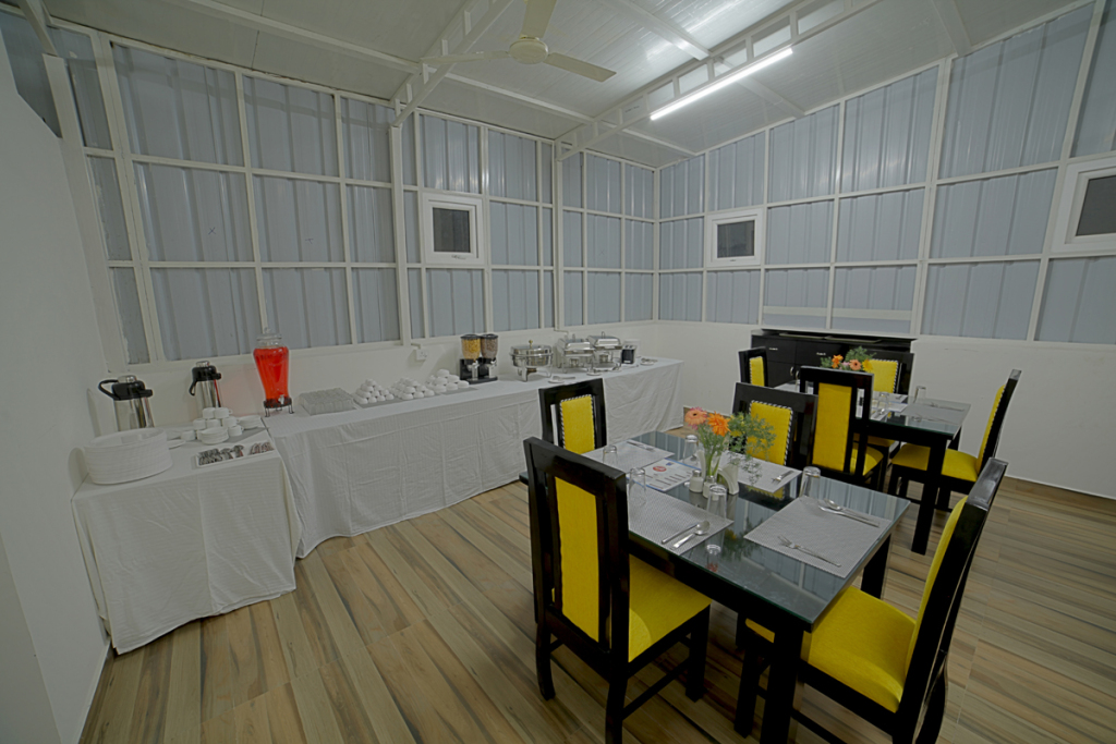 Бангалор: SM Royal Suites Transit Hotel near Kempegowda international Airport Bangalore