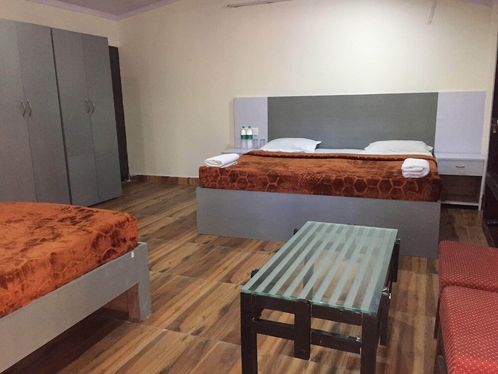 Наинитал: Corbett Symphony Resort