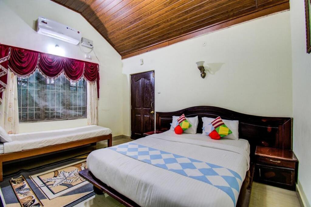 Кушалнагар: GreenLine Cottages