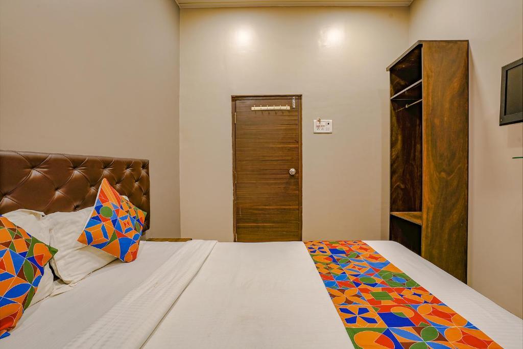 Мумбаи: Fabexpress Comfort Stay