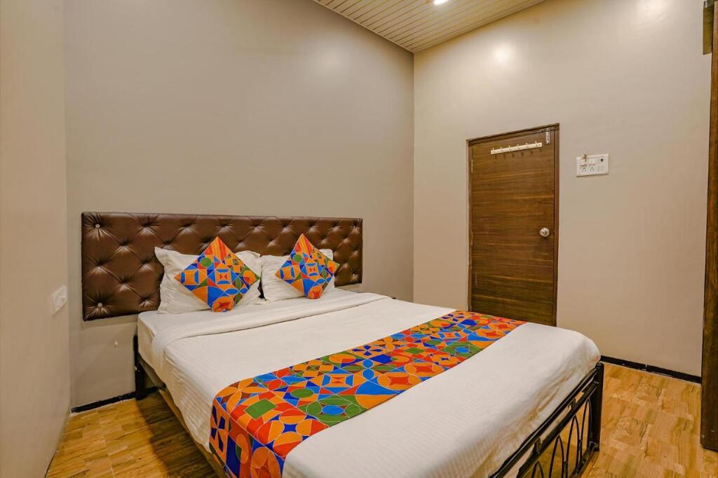 Мумбаи: Fabexpress Comfort Stay