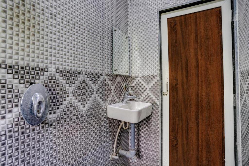 Мумбаи: Fabexpress Comfort Stay
