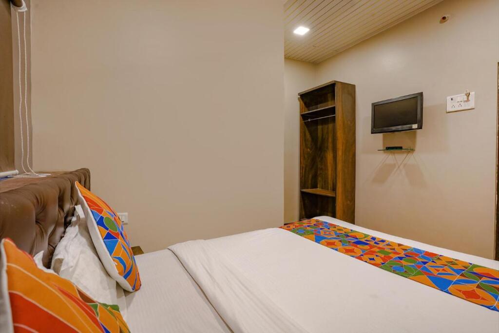 Мумбаи: Fabexpress Comfort Stay