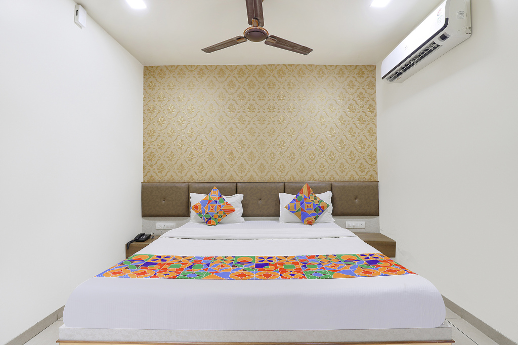 Ахмедабад: FabHotel Bharosa Inn