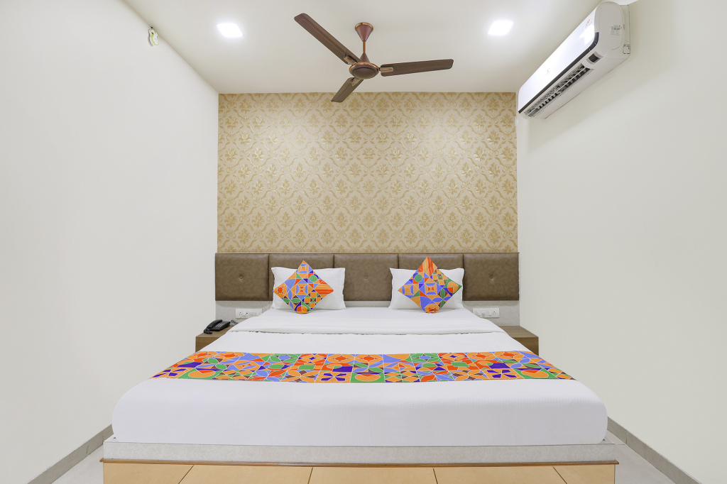 Ахмедабад: FabHotel Bharosa Inn