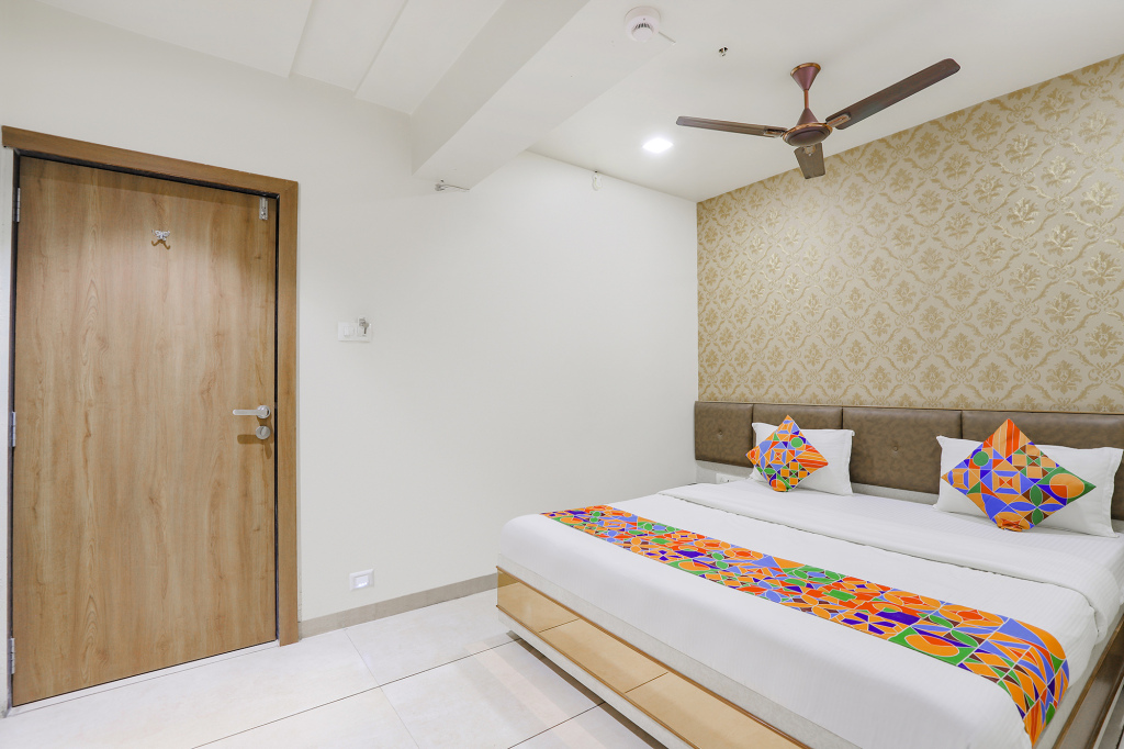 Ахмедабад: FabHotel Bharosa Inn