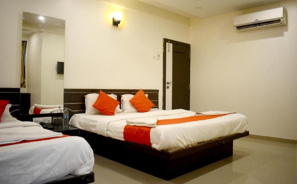 Ширди: Hotel Sai Amber
