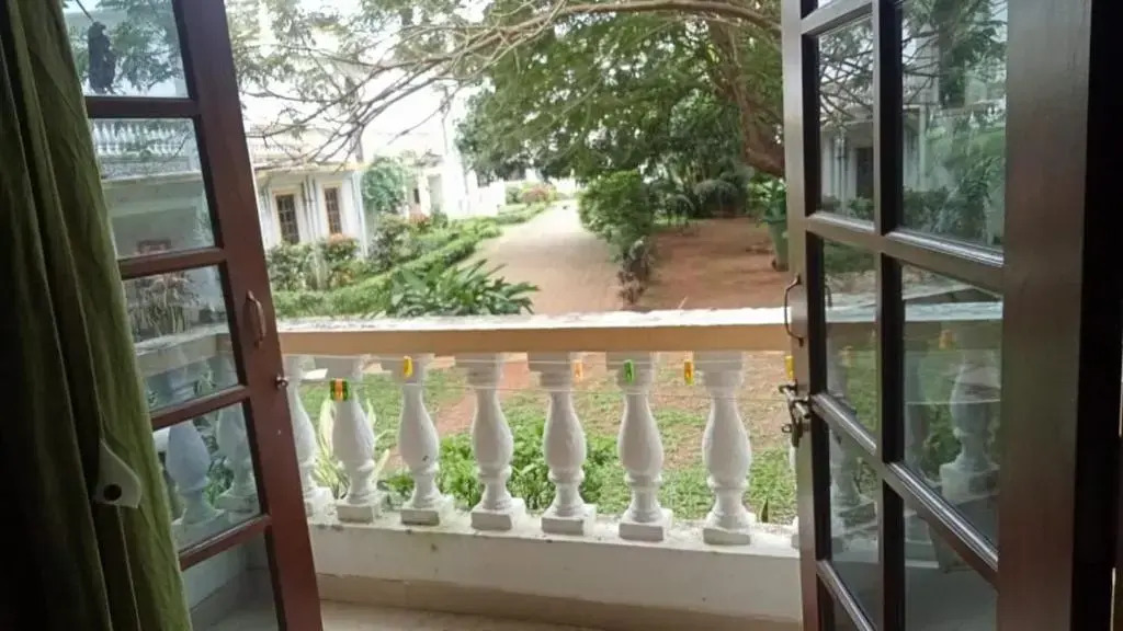 Кандолим: Pracika Home