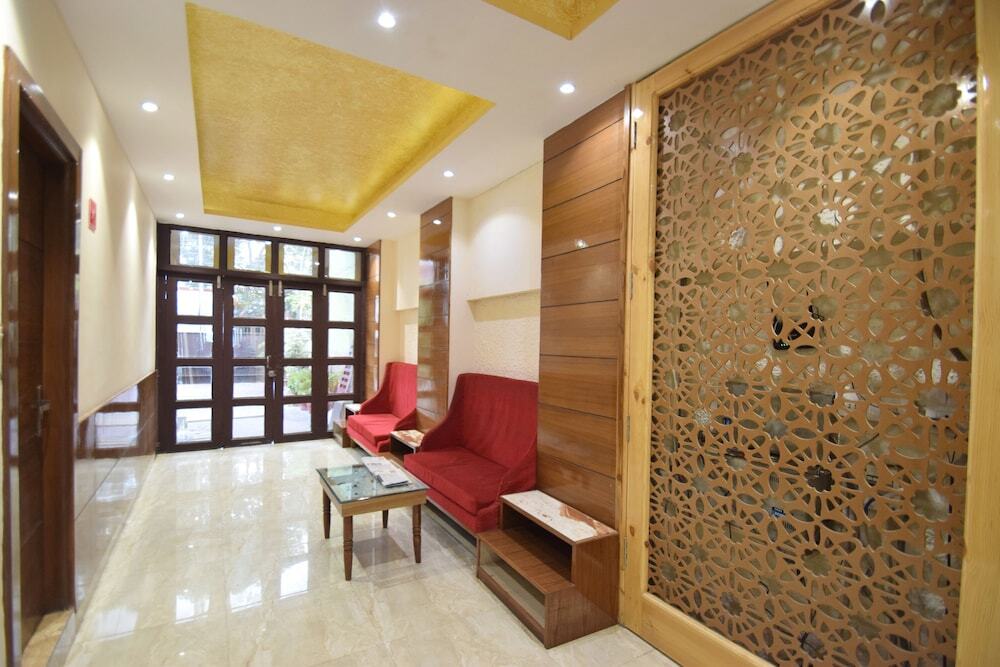 Джамму: Oyo 11567 Hotel Shivalik Hills