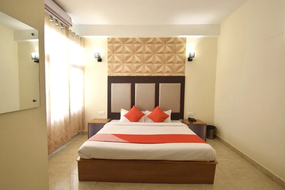 Джамму: Oyo 11567 Hotel Shivalik Hills