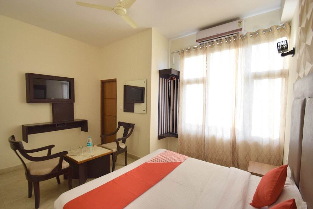 Джамму: Oyo 11567 Hotel Shivalik Hills