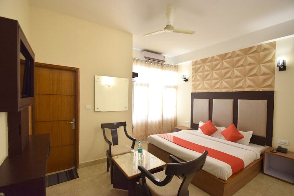 Джамму: Capital O 11567 Hotel Shivalik Hills