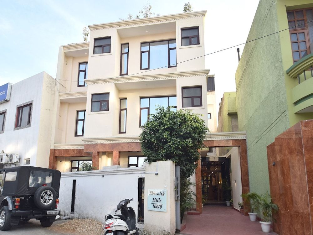 Джамму: Capital O 11567 Hotel Shivalik Hills
