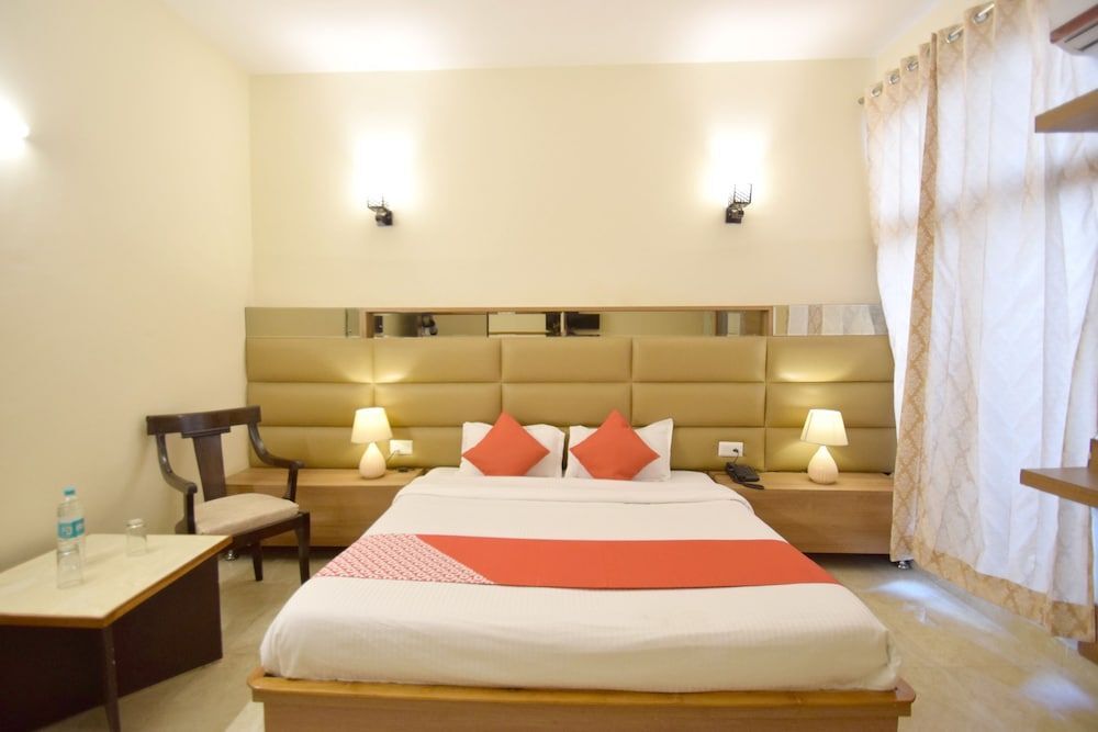 Джамму: Capital O 11567 Hotel Shivalik Hills