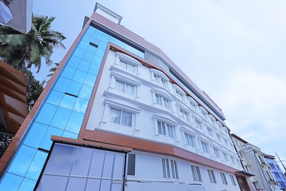 Гуруваюр: Krishnavalsam Regency