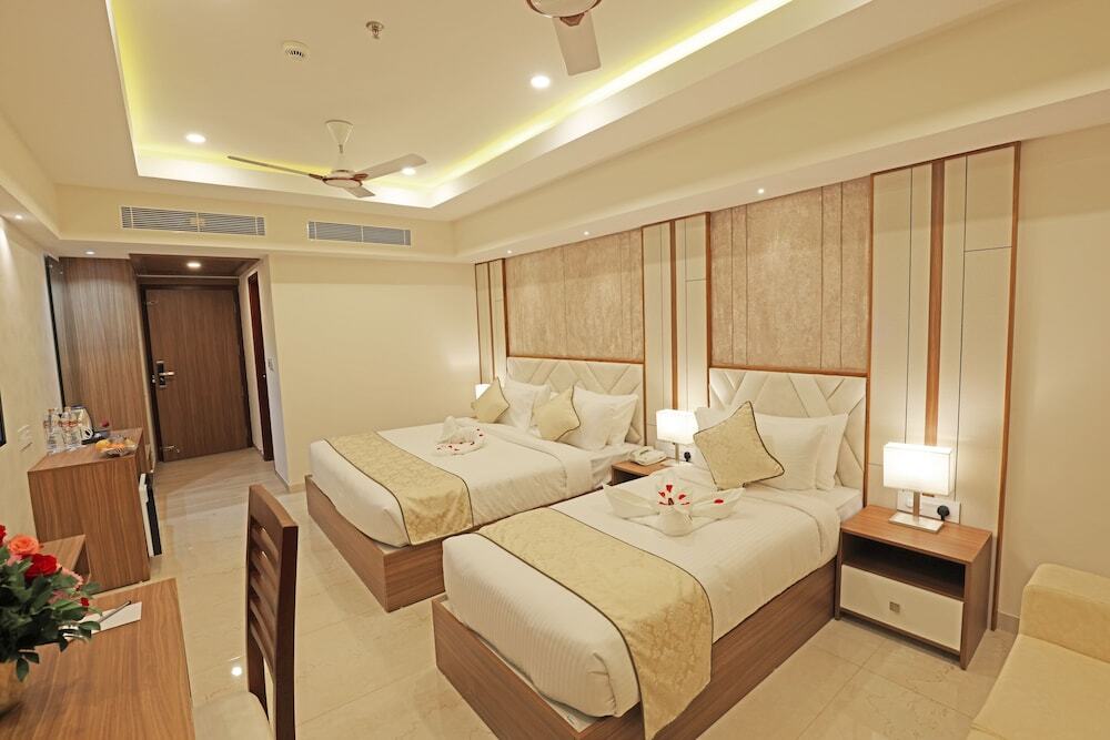 Гуруваюр: Krishnavalsam Regency