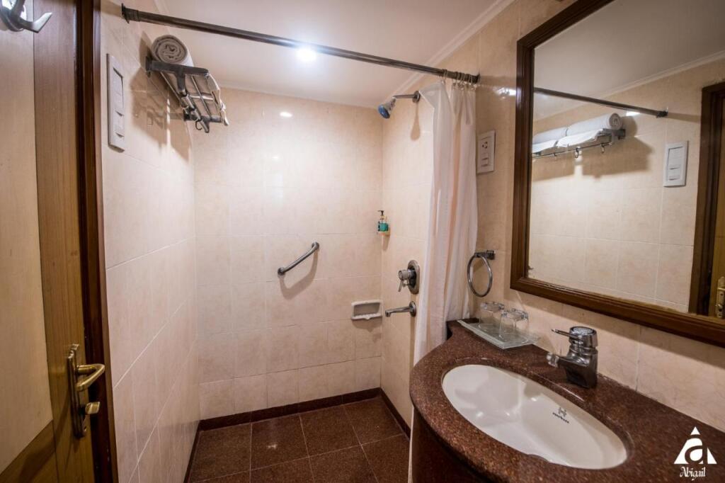 Ширди: Hotel Abigail Goradia's
