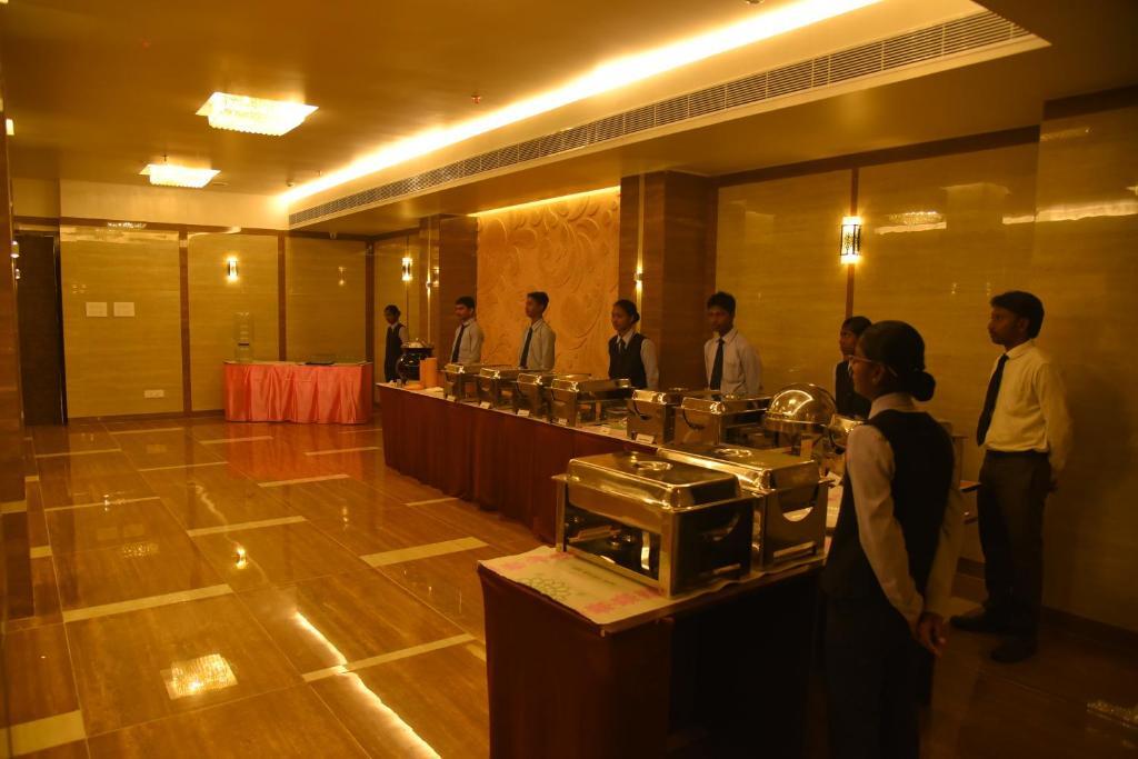 Веллор: Zip By Spree Hotels Surabi International Vellore