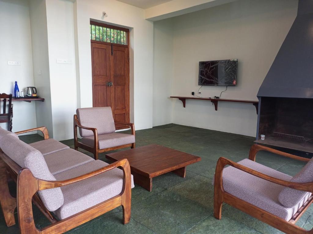 Салем: Mango Hill Yercaud