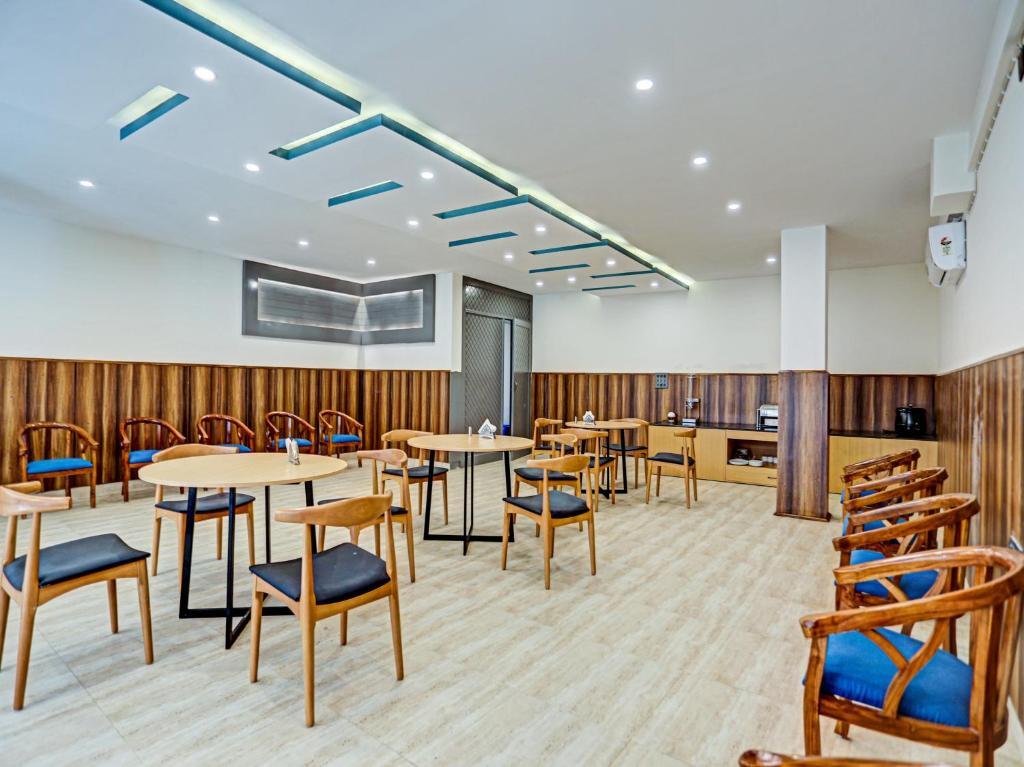 Нойда: Hotel Noida Grand 58