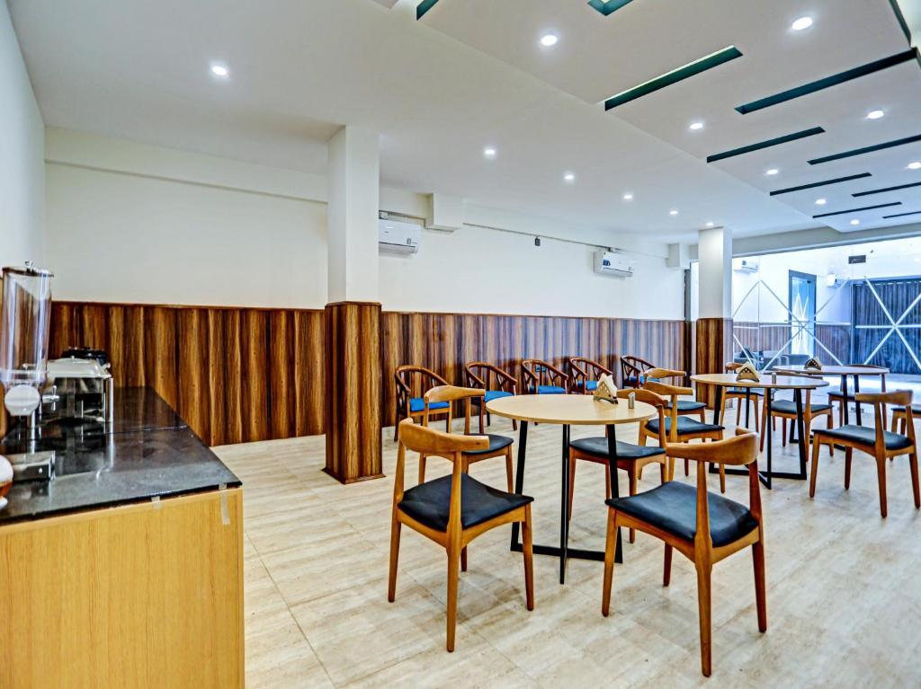 Нойда: Hotel Noida Grand 58