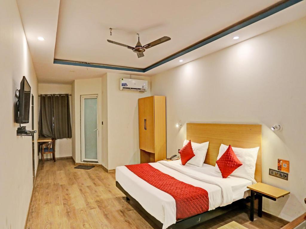Нойда: Hotel Noida Grand 58