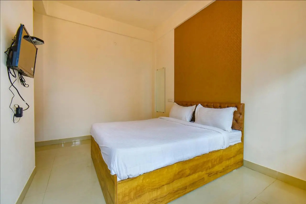 Пимпри-Чинчвад: FabHotel Tiru Residency