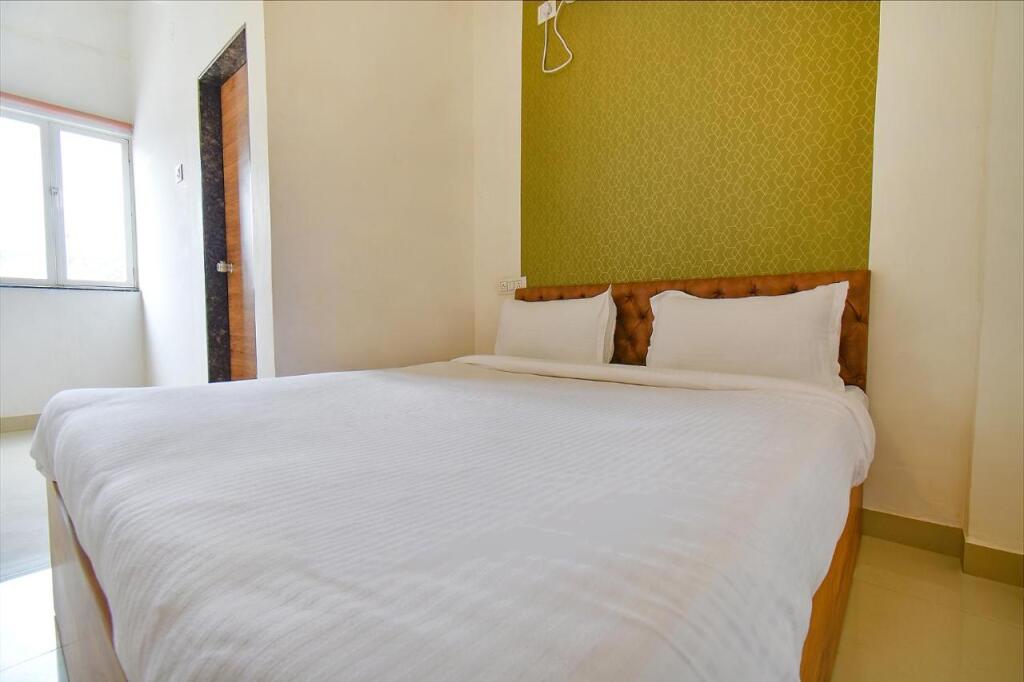 Пимпри-Чинчвад: FabHotel Tiru Residency