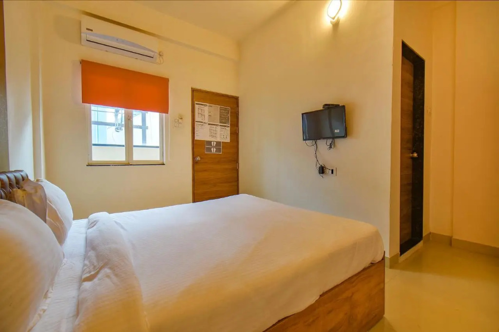 Пимпри-Чинчвад: FabHotel Tiru Residency
