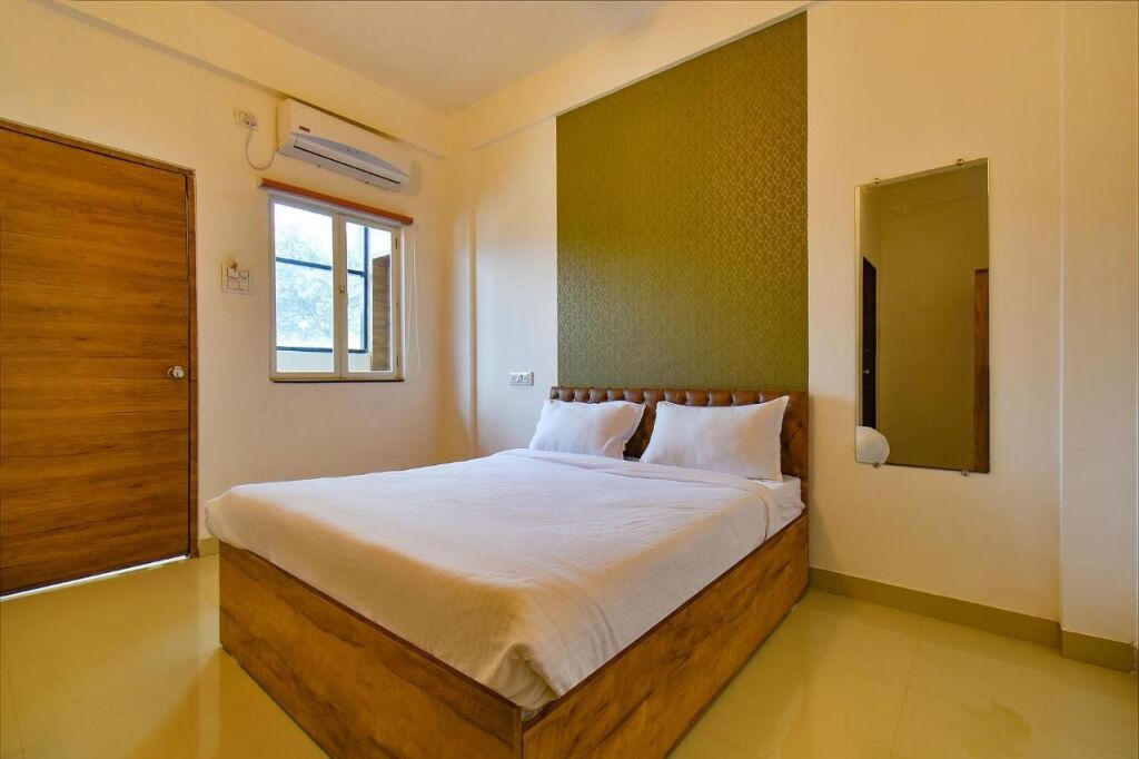 Пимпри-Чинчвад: FabHotel Tiru Residency