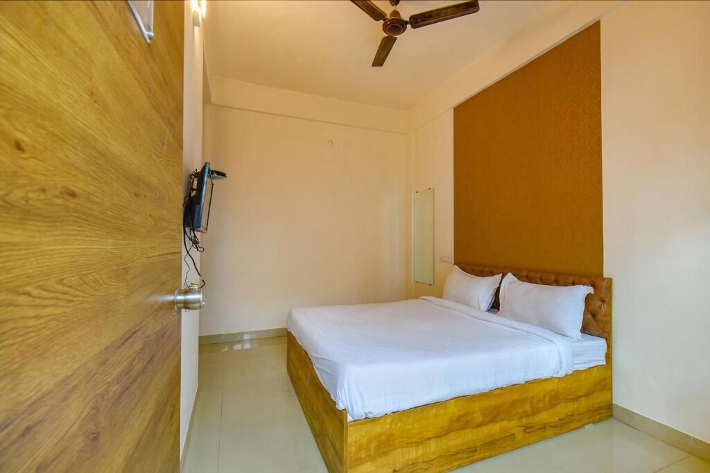 Пимпри-Чинчвад: FabHotel Tiru Residency