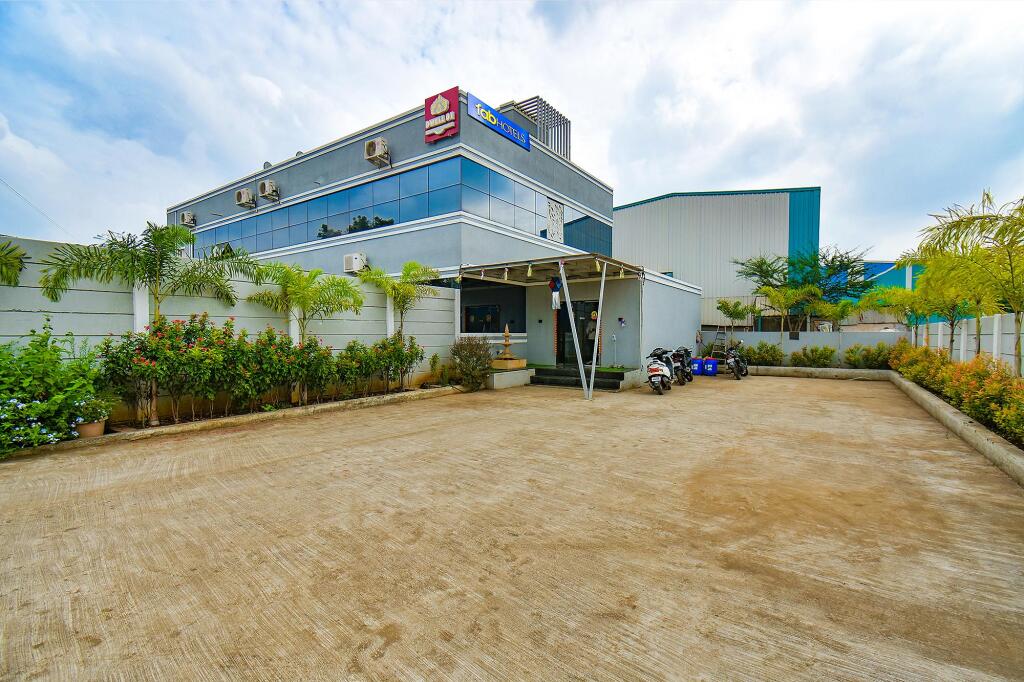 Пимпри-Чинчвад: FabHotel Tiru Residency