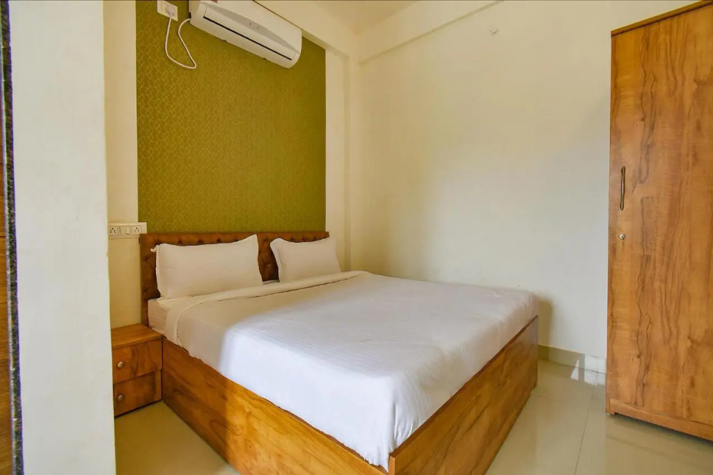Пимпри-Чинчвад: FabHotel Tiru Residency