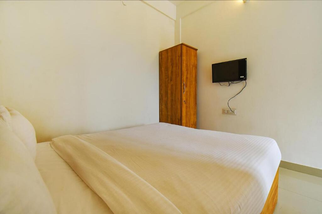 Пимпри-Чинчвад: FabHotel Tiru Residency