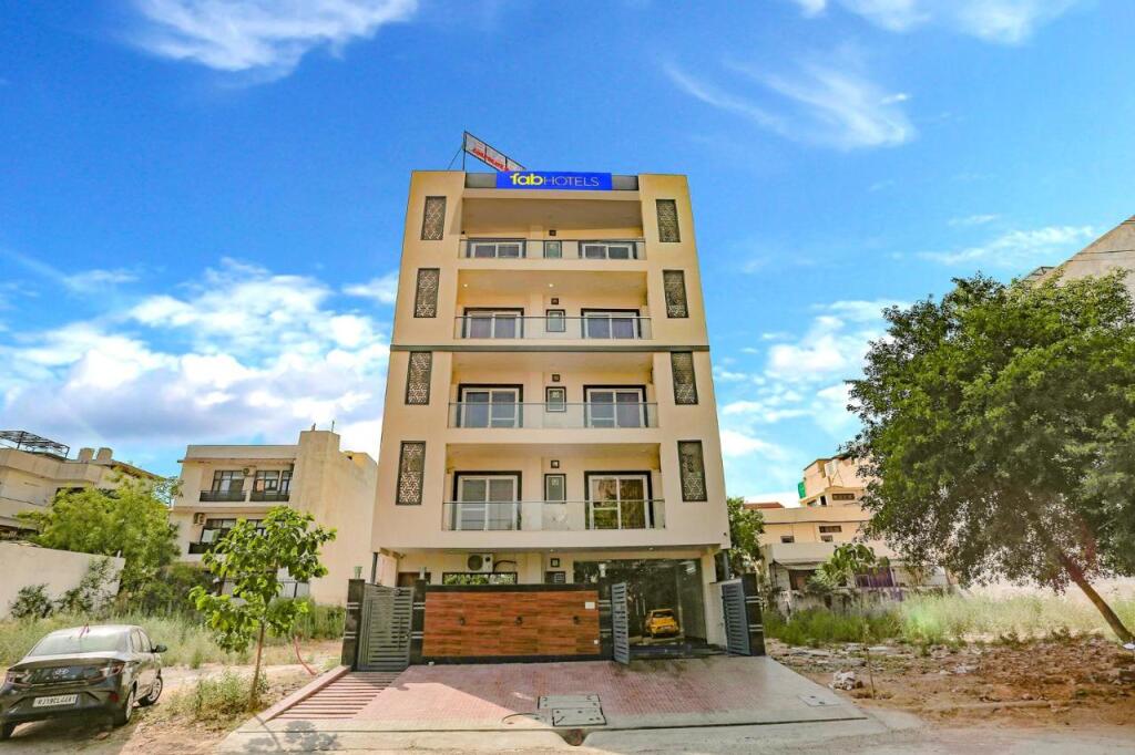 FabHotel Starlight Sanctuary — фото 1