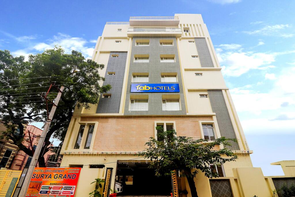Виджаявада: Fabhotel Surya Grand I