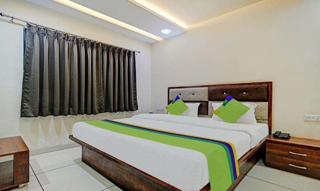 Индаур: Treebo Jayshree Palace C21 Business Park