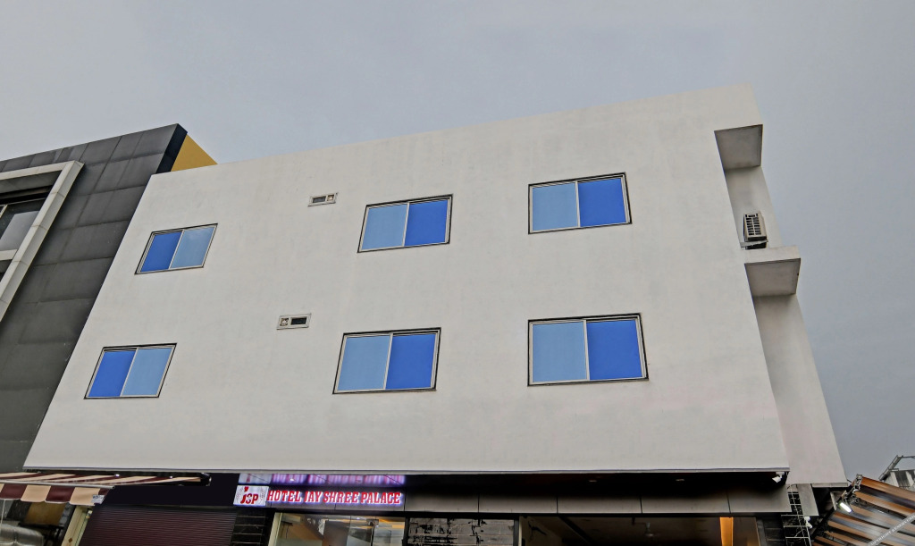 Индаур: Treebo Jayshree Palace C21 Business Park