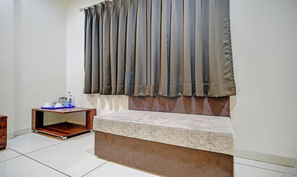 Индаур: Treebo Jayshree Palace C21 Business Park