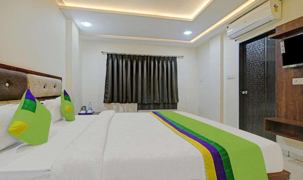 Индаур: Treebo Jayshree Palace C21 Business Park