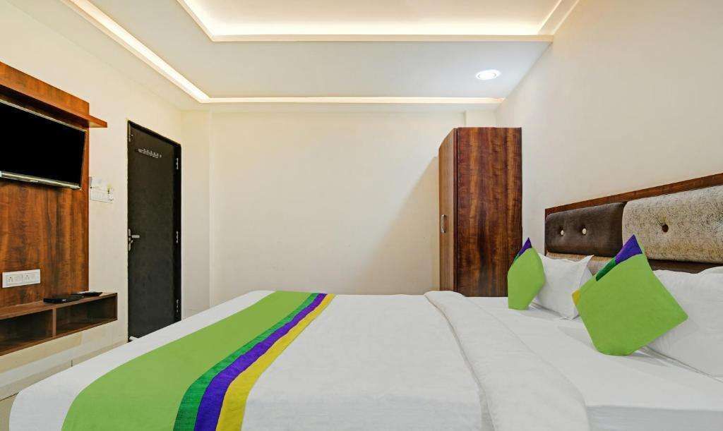 Индаур: Treebo Jayshree Palace C21 Business Park