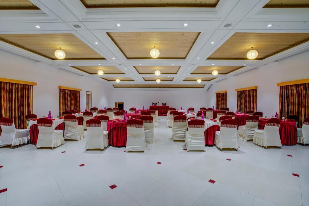 Дарджилинг: Mount Conifer Suites & Spa