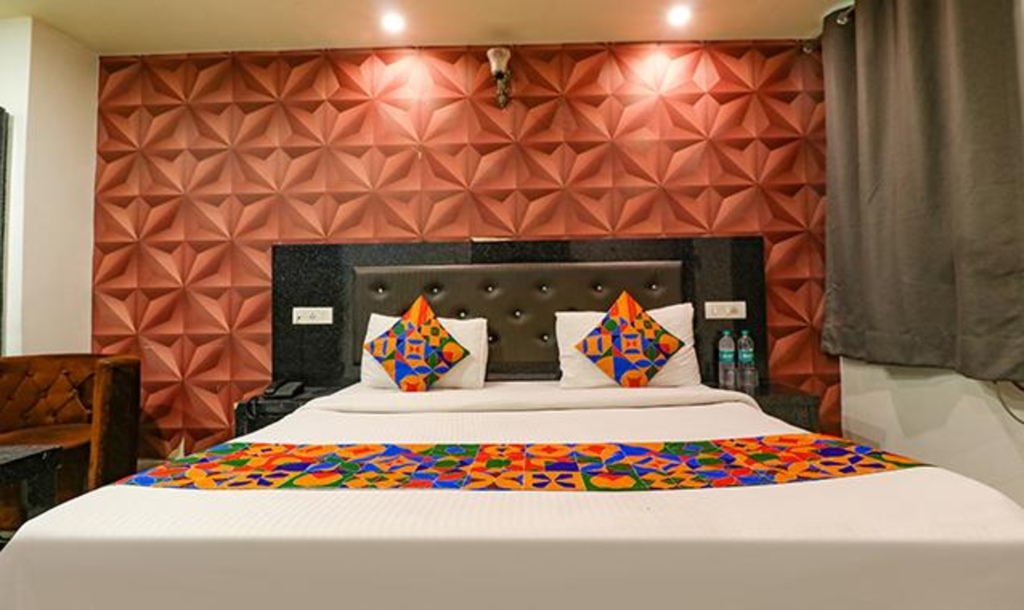 Большая Нойда: FabHotel A One Noida Sector 11