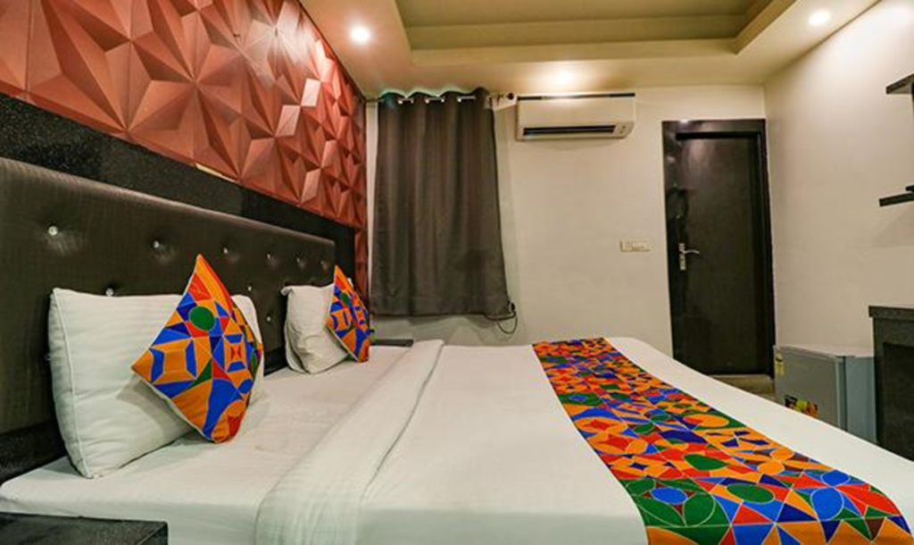 Большая Нойда: FabHotel A One Noida Sector 11