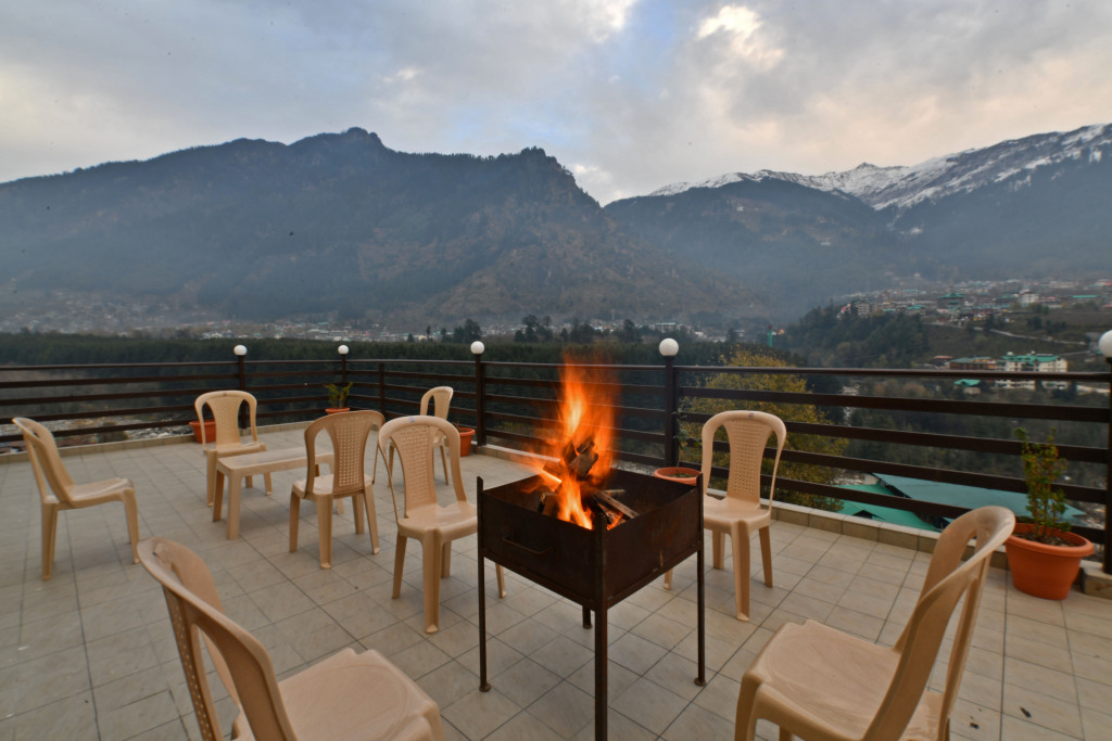 Манали: Lotus Inn Rohtang View