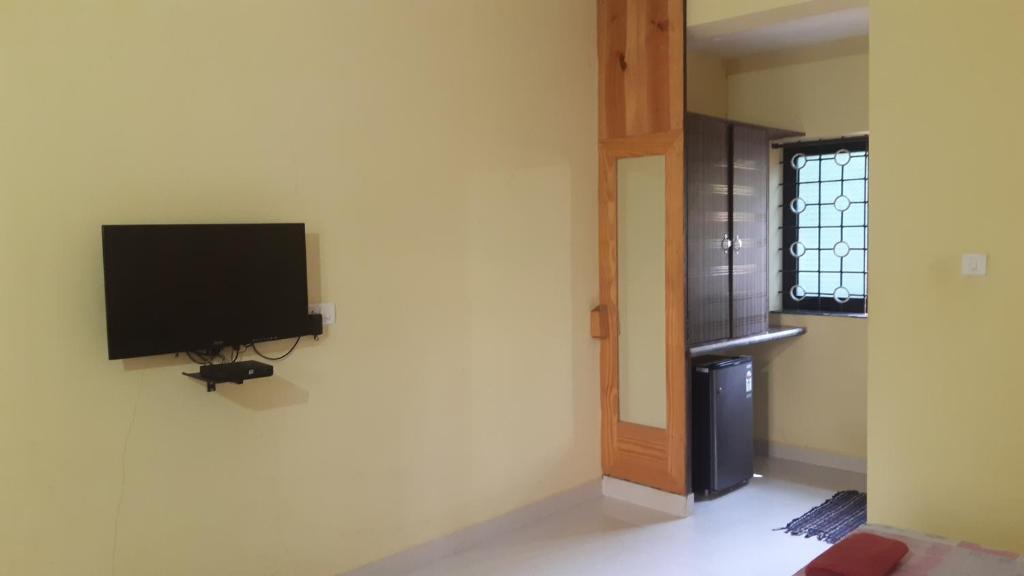 Анджуна: St.Anthony guest house